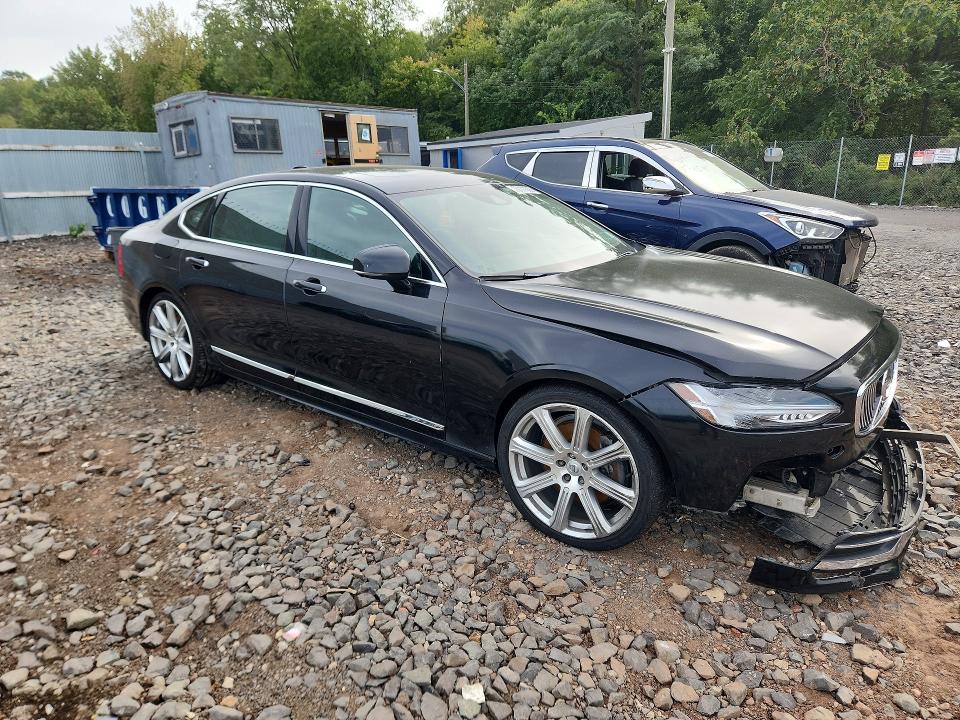 Photo 4 from auction – 2020 VOLVO S90 with VIN LVYA22ML8LP173560