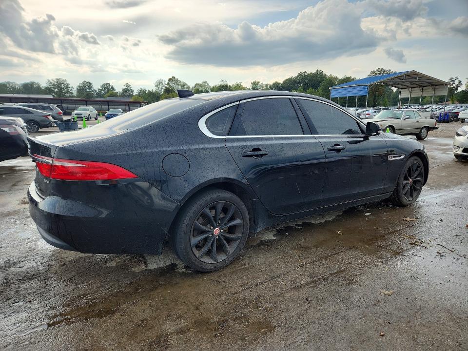 صورة رقم 3 من المزاد - 2017 JAGUAR XF مع VIN SAJBD4BN8HCY32324