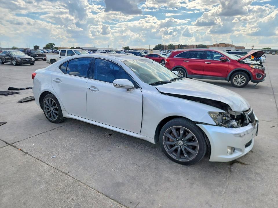 Photo 4 from auction – 2010 LEXUS IS with VIN JTHCF5C2XA2032657