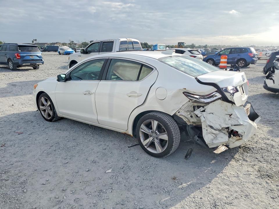 Снимка 2 от търг – 2013 ACURA ILX с VIN 19VDE1F78DE006650