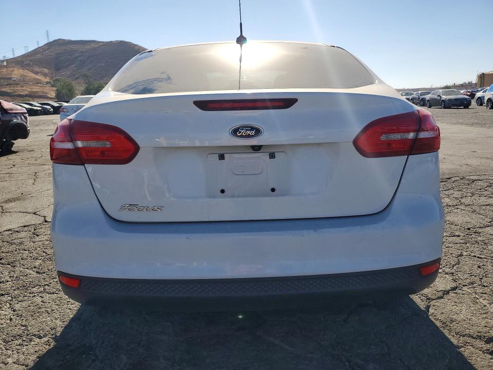 Photo 6 from auction – 2016 FORD FOCUS with VIN 1FADP3E2XGL268142