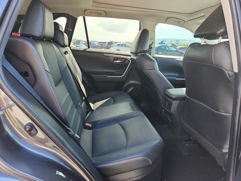 Photo 11 from auction – 2022 TOYOTA RAV4 with VIN 4T3D6RFV5NU078414