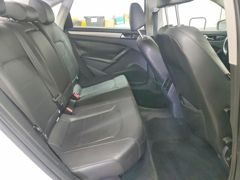 Снимка 10 от търг – 2014 VOLKSWAGEN PASSAT с VIN 1VWBP7A33EC021305