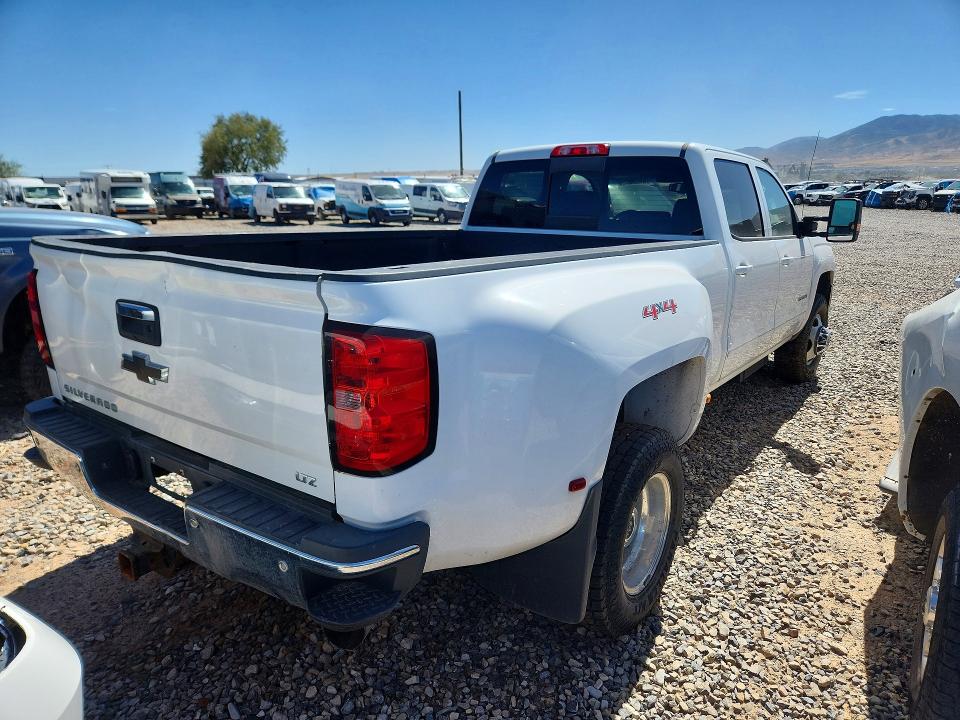 Photo 3 from auction – 2015 CHEVROLET SILVERADO with VIN 1GC4KZC82FF561016
