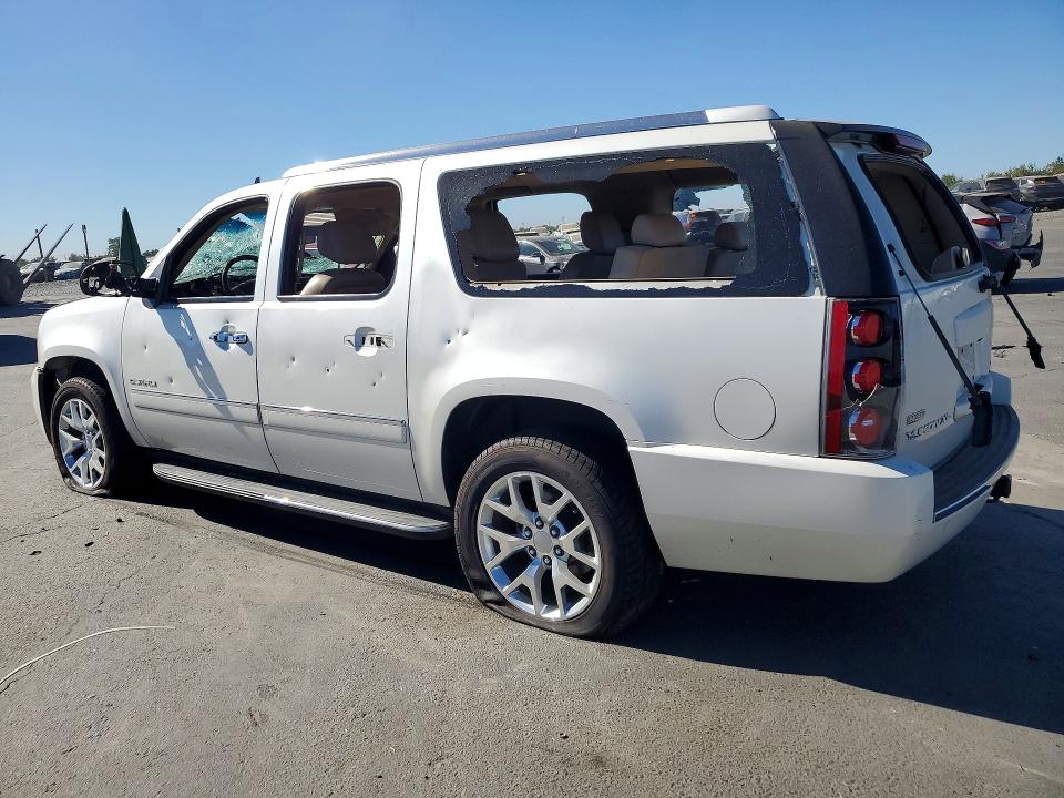 Photo 2 from auction – 2011 GMC YUKON XL with VIN 1GKS1MEF5BR185353