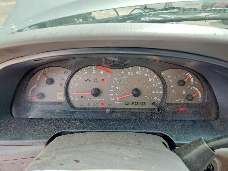 Снимка 9 от търг – 2002 TOYOTA SEQUOIA с VIN 5TDBT44A52S087842