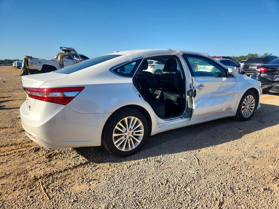 Photo 3 from auction – 2015 TOYOTA AVALON HYBRID with VIN 4T1BD1EB8FU048310