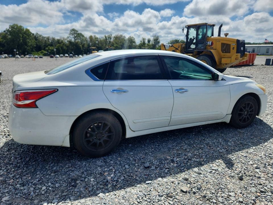 Photo 3 from auction – 2015 NISSAN ALTIMA with VIN 1N4AL3APXFC104775
