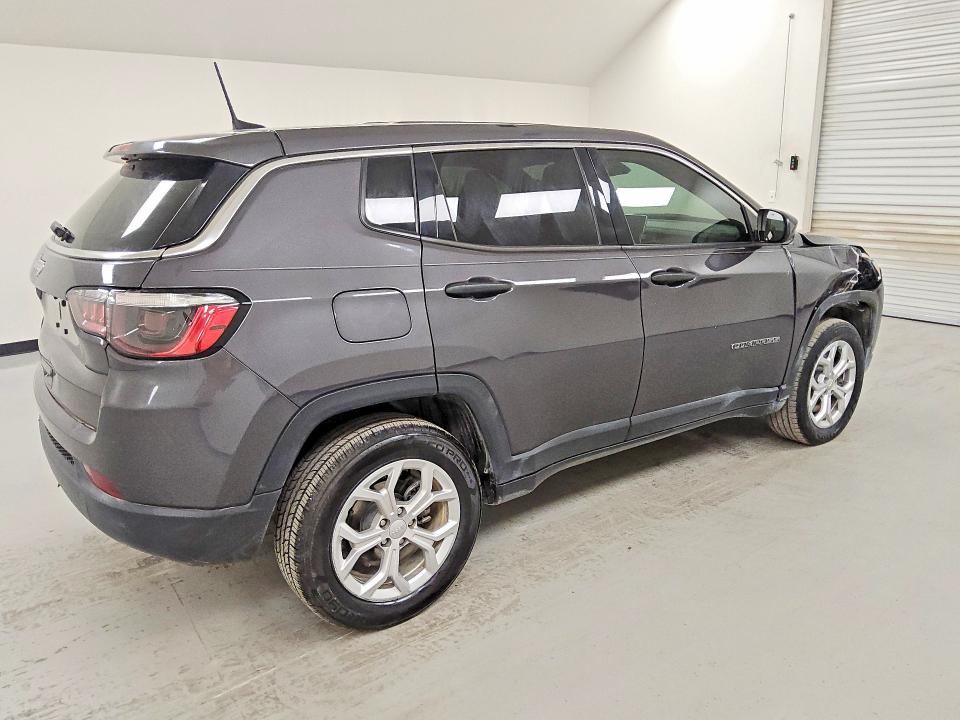 Фото 3 с аукциона – 2024 JEEP COMPASS с VIN 3C4NJDAN7RT136081