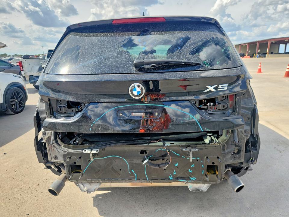 Снимка 6 от търг – 2017 BMW X5 с VIN 5UXKR2C38H0X03758