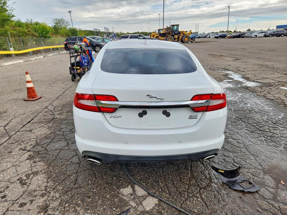 Zdjęcie 6 z aukcji – 2013 JAGUAR XF z VIN SAJWJ0EF1D8S87443