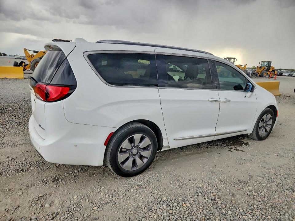 Photo 3 from auction – 2018 CHRYSLER PACIFICA with VIN 2C4RC1N79JR359137