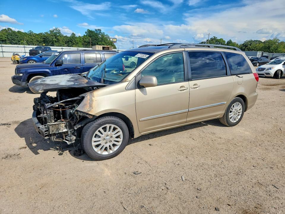 2010 TOYOTA SIENNA - Търг №67733526