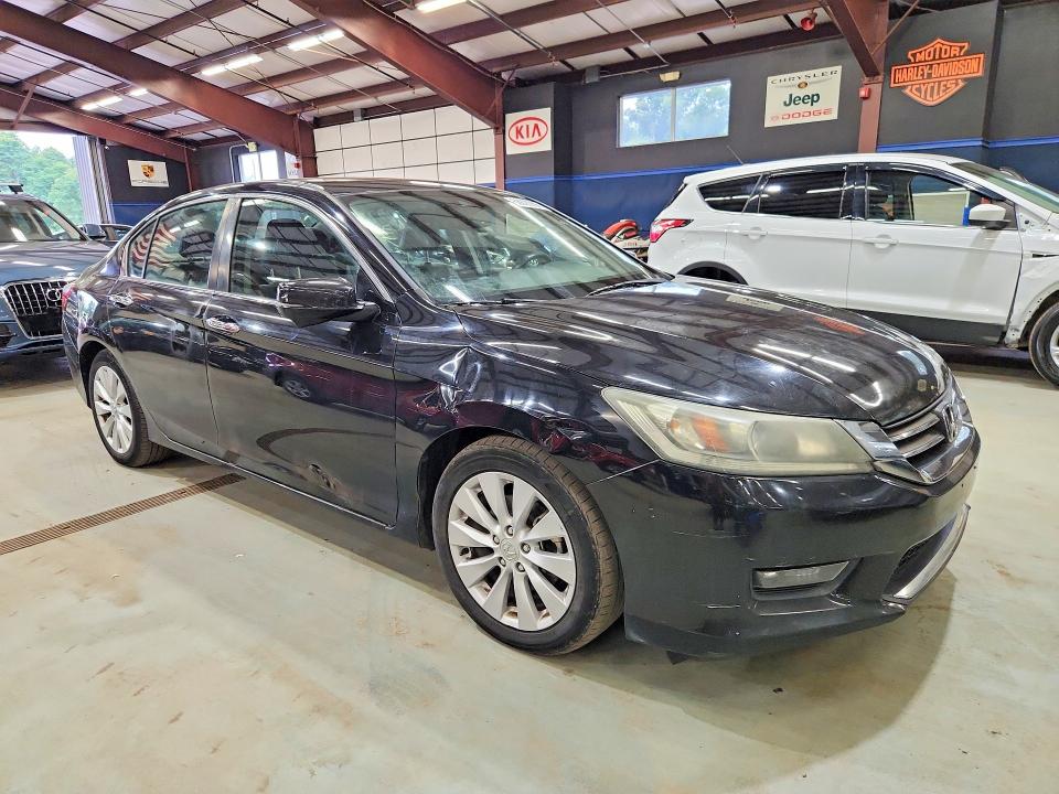 Photo 4 from auction – 2015 HONDA ACCORD with VIN 1HGCR2F84FA066003