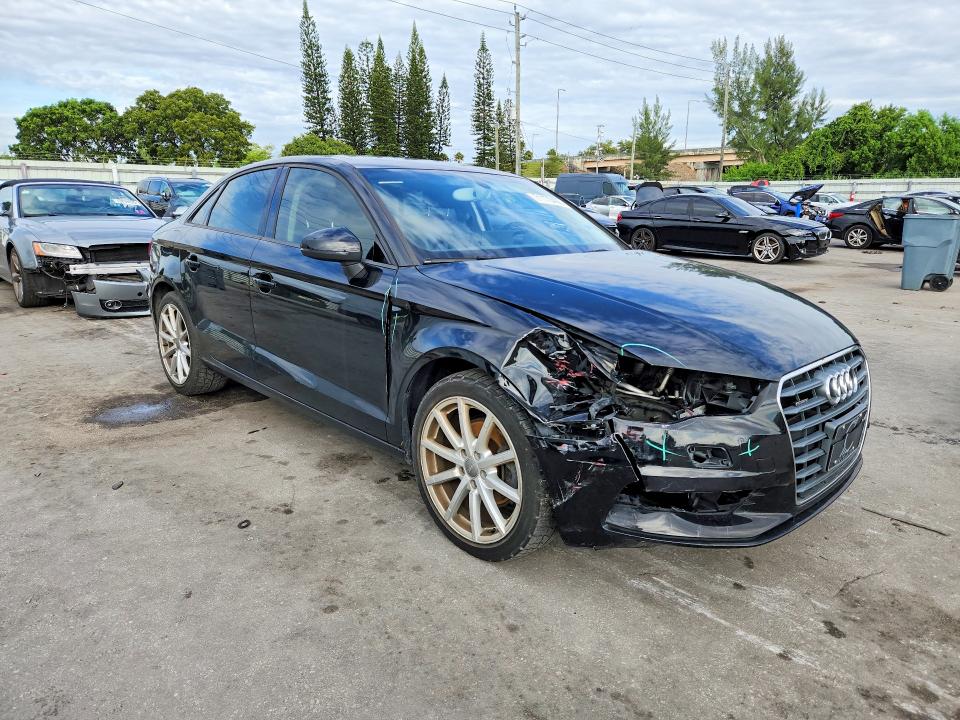 Снимка 4 от търг – 2015 AUDI A3 с VIN WAUBFGFF4F1109671