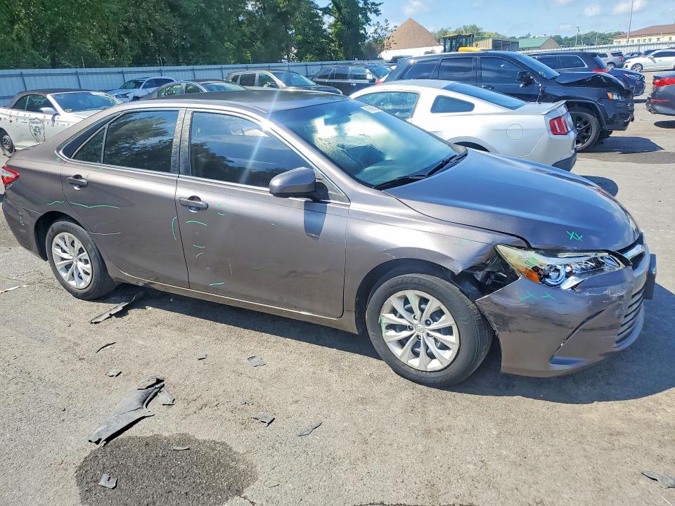 Photo 4 from auction – 2015 TOYOTA CAMRY with VIN 4T4BF1FK5FR478262