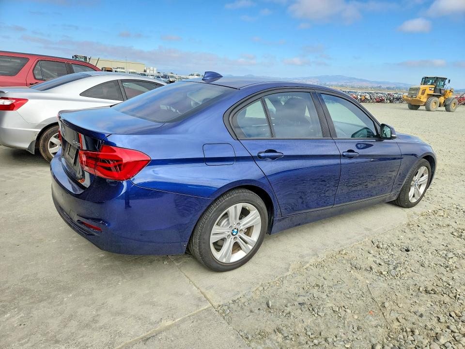 Zdjęcie 3 z aukcji – 2016 BMW 328 z VIN WBA8E9G55GNU27873