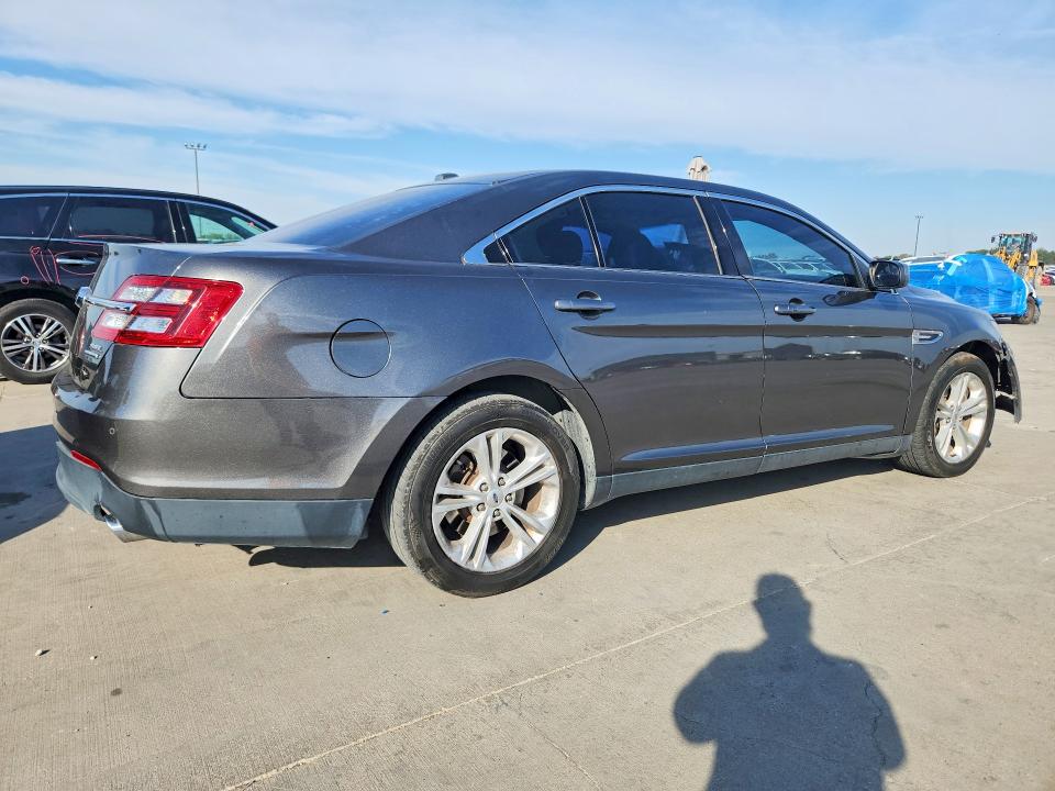 Photo 3 from auction – 2017 FORD TAURUS with VIN 1FAHP2E81HG143038