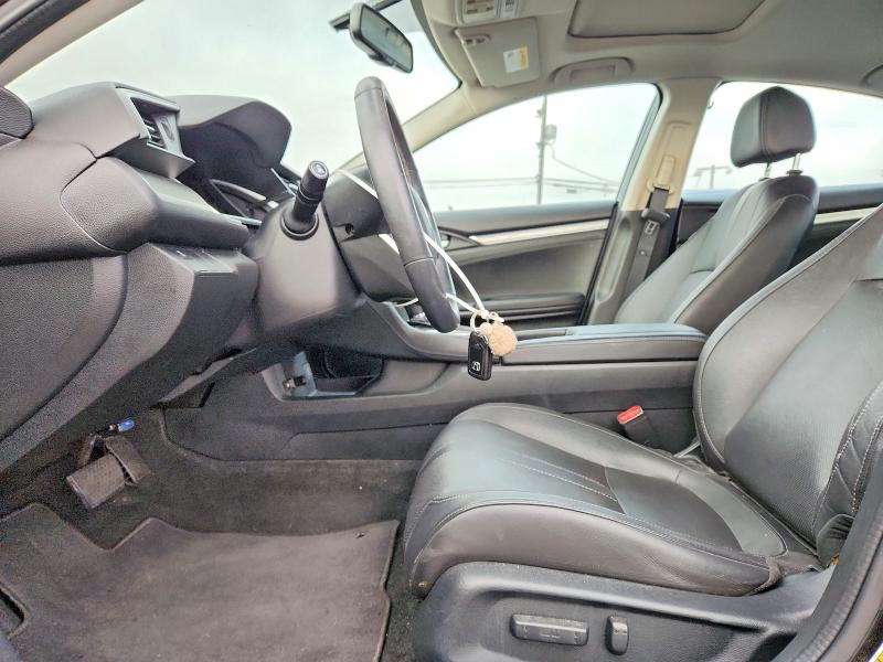 Photo 7 from auction – 2017 HONDA CIVIC with VIN 2HGFC1F72HH641428