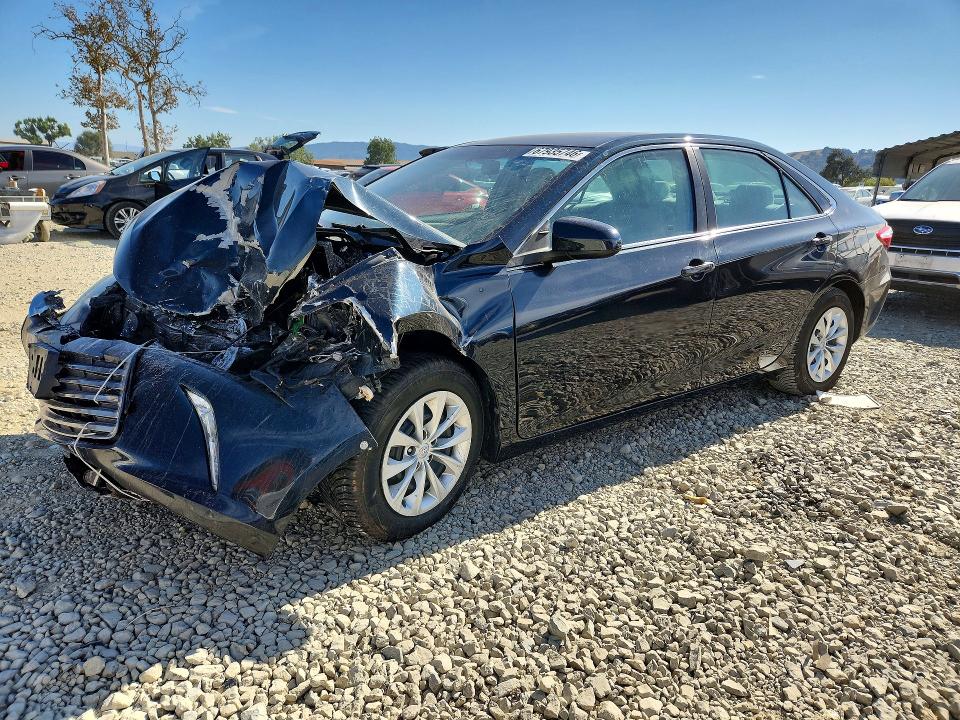 Снимка 1 от търг – 2016 TOYOTA CAMRY с VIN 4T4BF1FK5GR523525