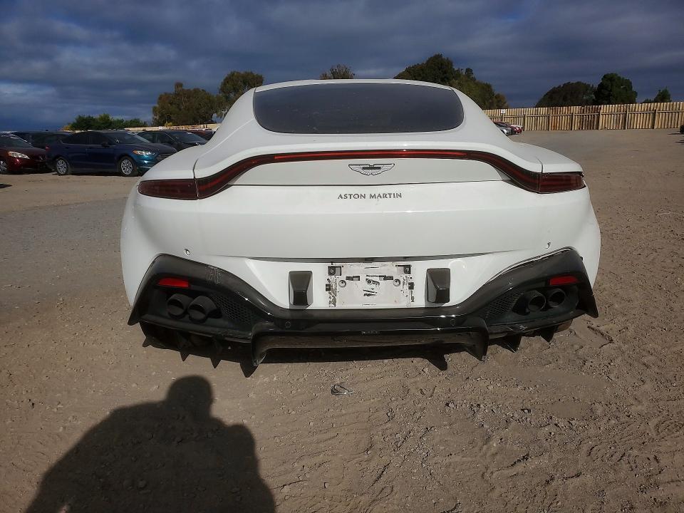 Photo 6 from auction – 2019 ASTON MARTIN VANTAGE with VIN SCFSMGAWXKGN02034