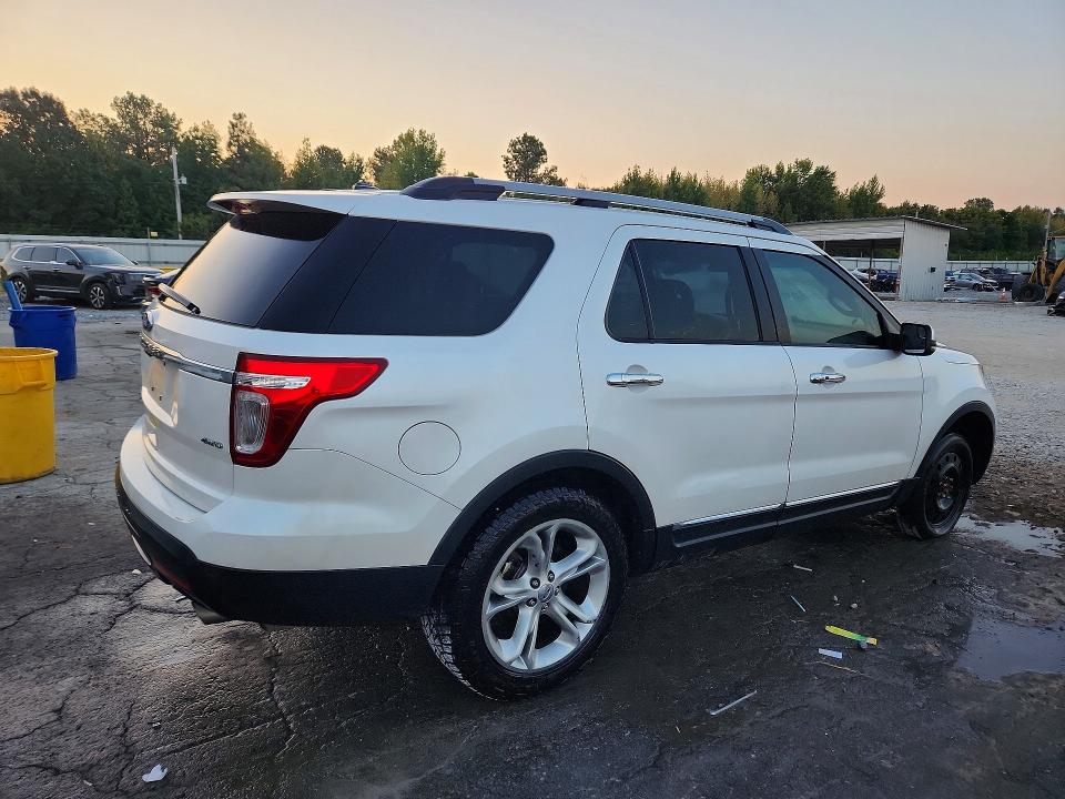 Photo 3 from auction – 2011 FORD EXPLORER with VIN 1FMHK8F85BGA31176