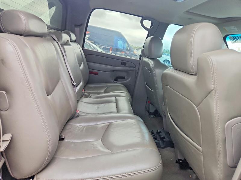 Photo 10 from auction – 2005 CHEVROLET AVALANCHE with VIN 3GNEK12Z95G225822