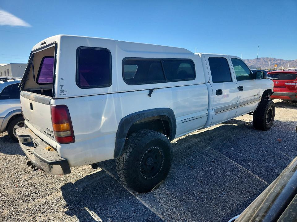 Photo 3 from auction – 2005 CHEVROLET SILVERADO with VIN 1GCHK23UX5F971972