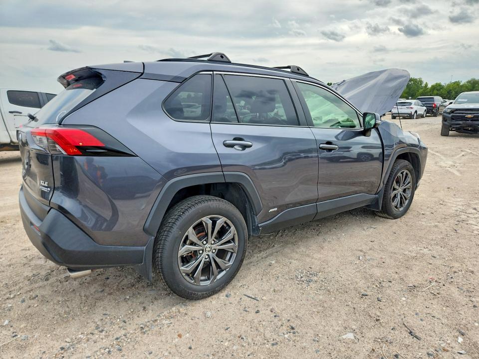 Photo 3 from auction – 2023 TOYOTA RAV4 with VIN JTMB6RFV7PD106348
