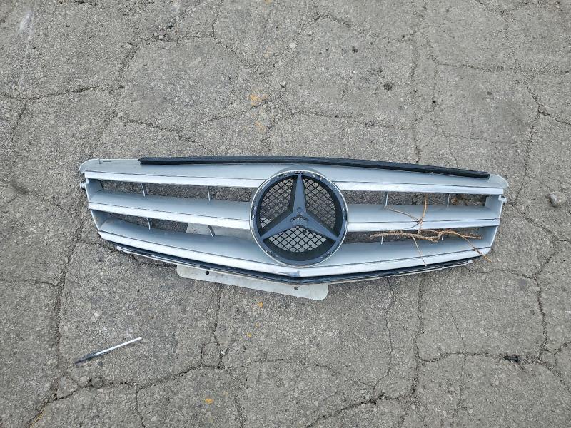 Снимка 12 от търг – 2012 MERCEDES-BENZ C с VIN WDDGF8BB1CR228010