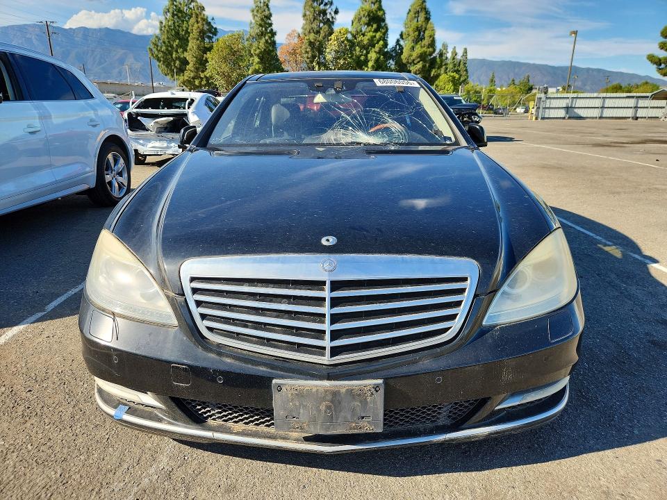 Photo 5 from auction – 2011 MERCEDES-BENZ S with VIN WDDNG7BB0BA361983