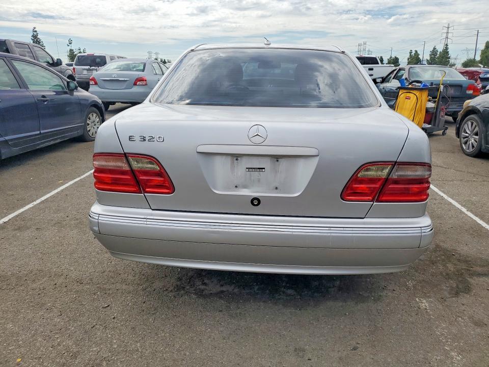 Photo 6 from auction – 2000 MERCEDES-BENZ E with VIN WDBJF65J9YB006580