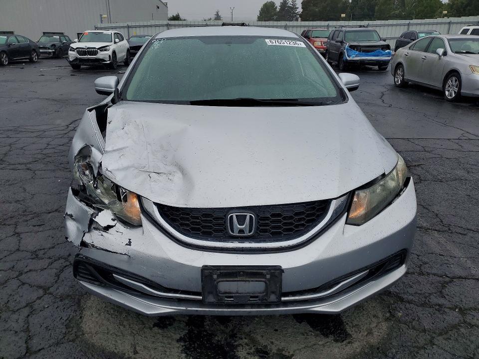 Снимка 5 от търг – 2015 HONDA CIVIC с VIN 19XFB2F58FE252839