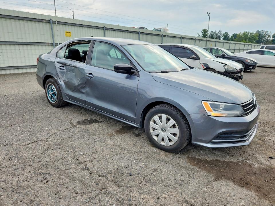Снимка 4 от търг – 2016 VOLKSWAGEN JETTA с VIN 3VW267AJ6GM227625