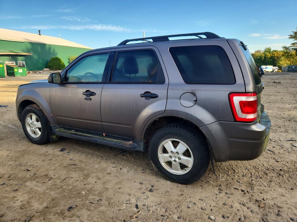 Photo 2 from auction – 2010 FORD ESCAPE with VIN 1FMCU9DG8AKD15661