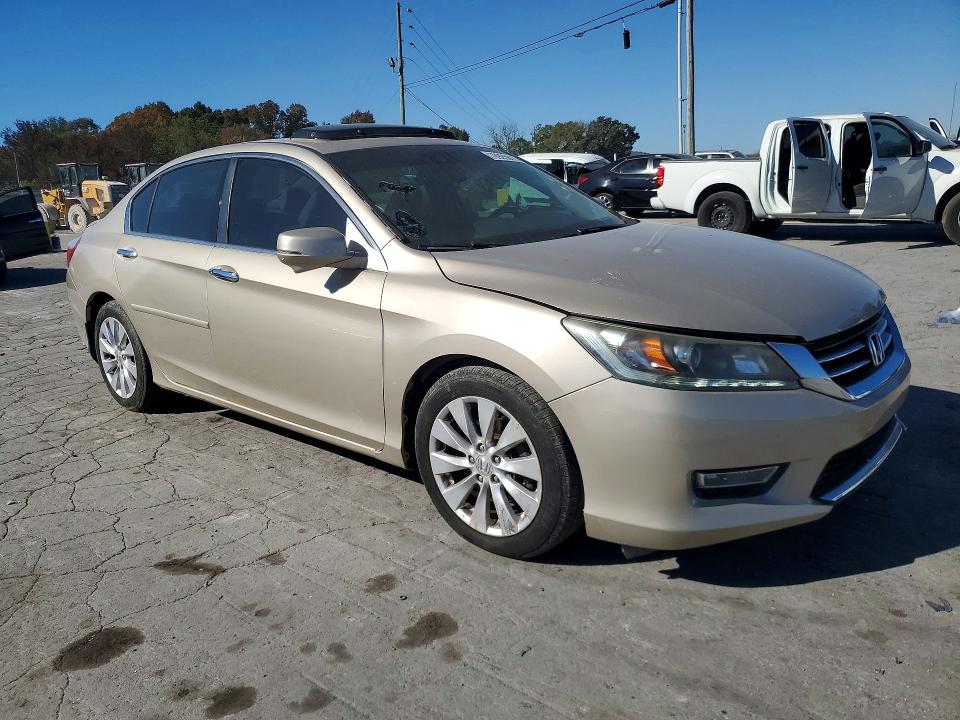 Photo 4 from auction – 2013 HONDA ACCORD with VIN 1HGCR3F8XDA023904