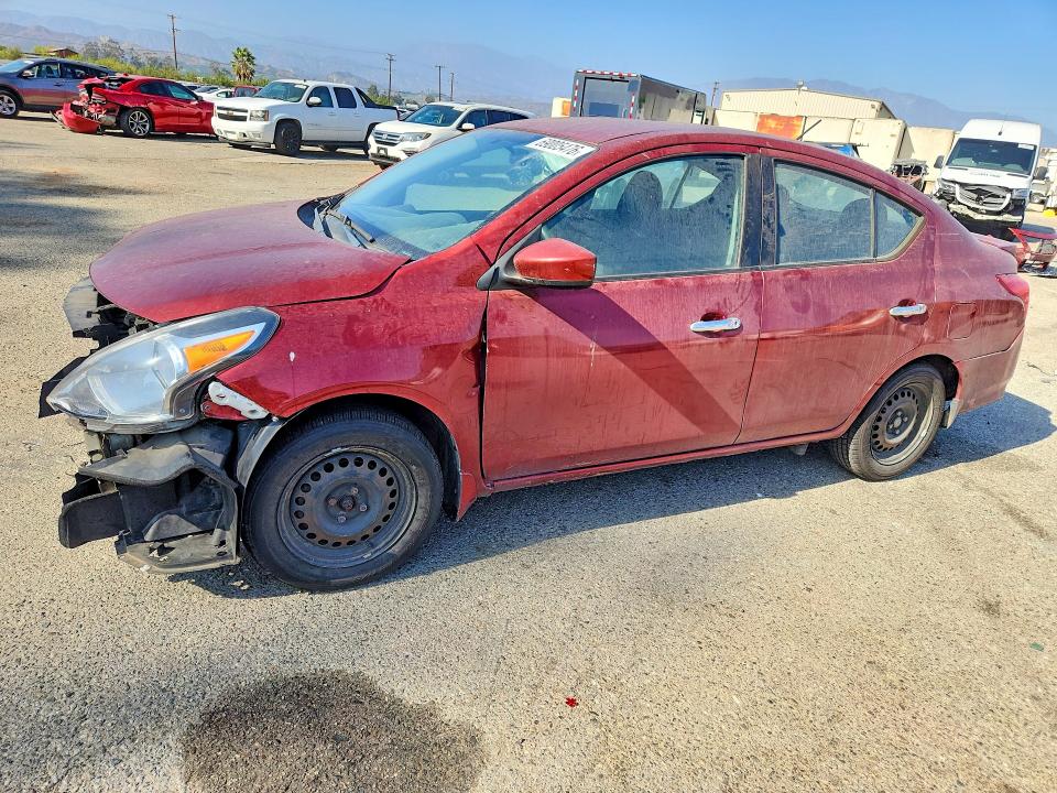 NISSAN VERSA 2018 с VIN 3N1CN7AP0JL883236 - Снимка от търг