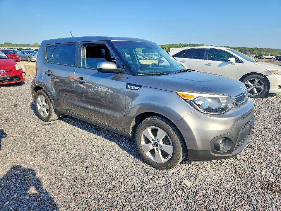 Фото 4 с аукциона – 2018 KIA SOUL с VIN KNDJN2A28J7590152