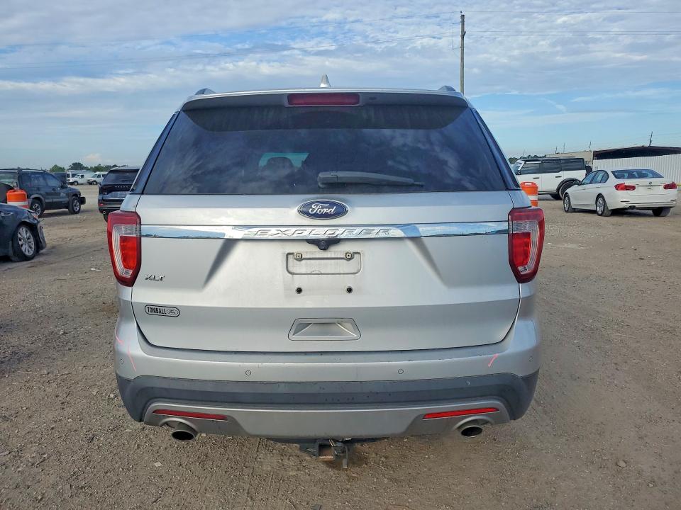 Photo 6 from auction – 2017 FORD EXPLORER with VIN 1FM5K7D82HGA27031