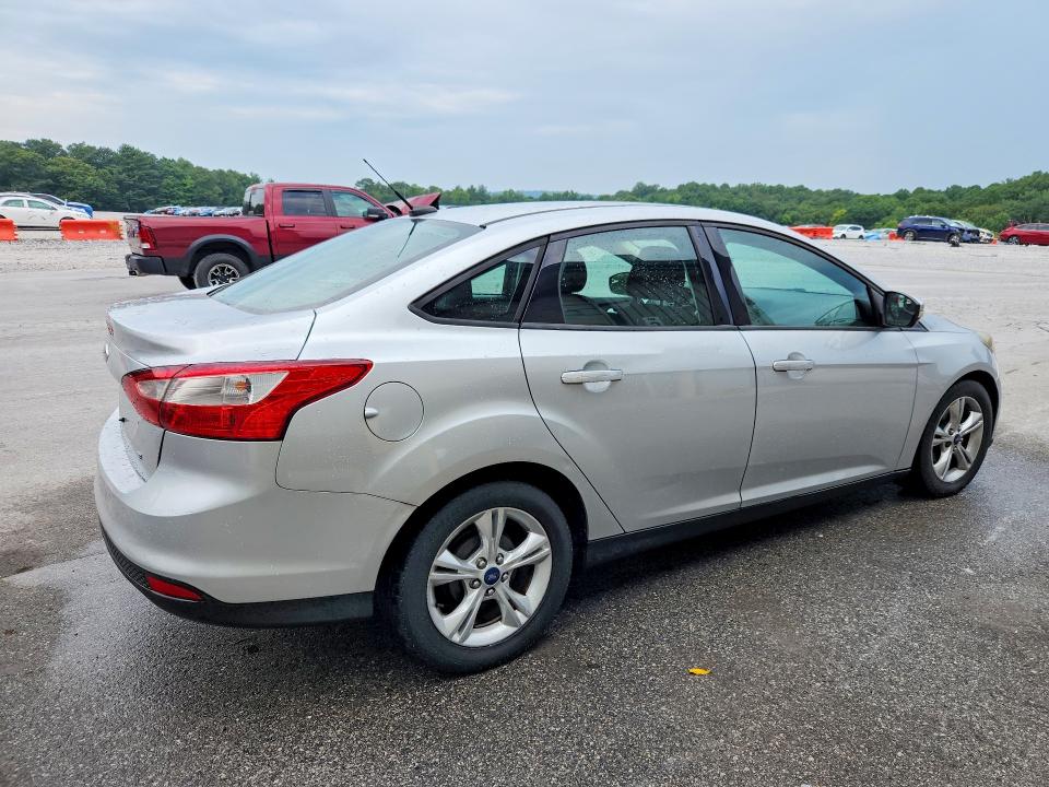 Photo 3 from auction – 2014 FORD FOCUS with VIN 1FADP3F23EL106199