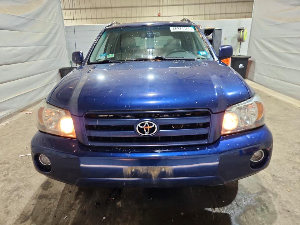Photo 5 from auction – 2004 TOYOTA HIGHLANDER with VIN JTEEP21A040029892
