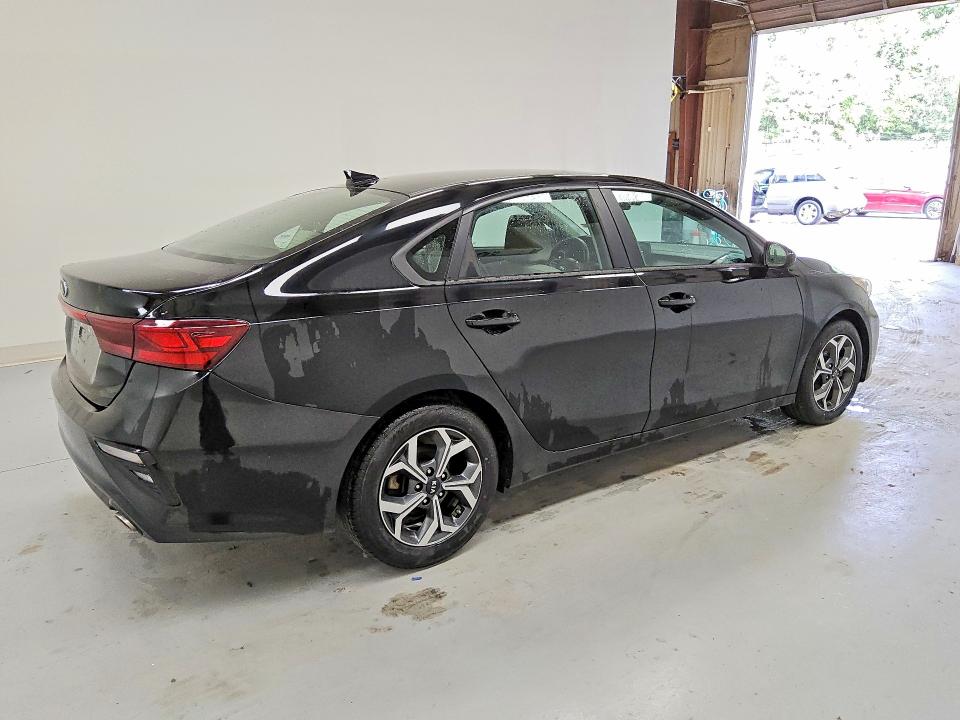 Photo 3 from auction – 2020 KIA FORTE with VIN 3KPF24AD2LE255127