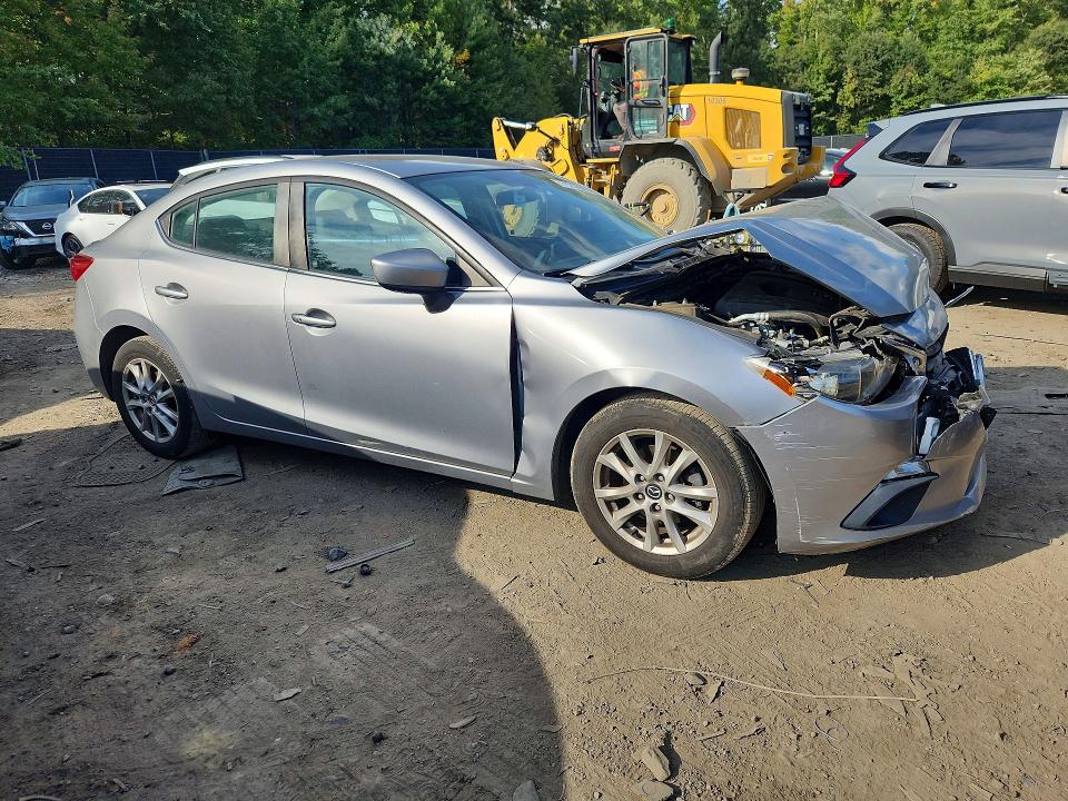 Снимка 4 от търг – 2014 MAZDA 3 с VIN JM1BM1W77E1172051