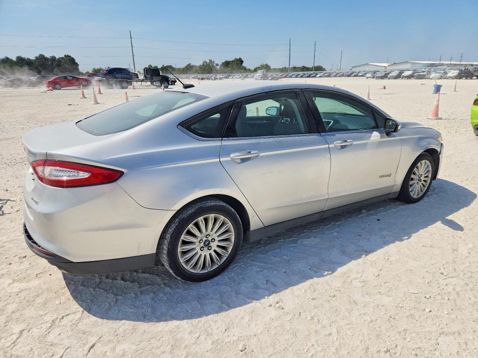 Photo 3 from auction – 2015 FORD FUSION with VIN 3FA6P0UU9FR199342
