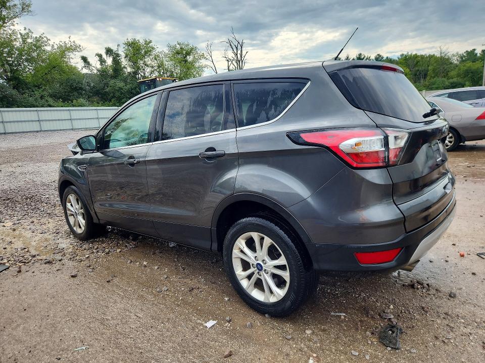 Photo 2 from auction – 2017 FORD ESCAPE with VIN 1FMCU0GD8HUB37813