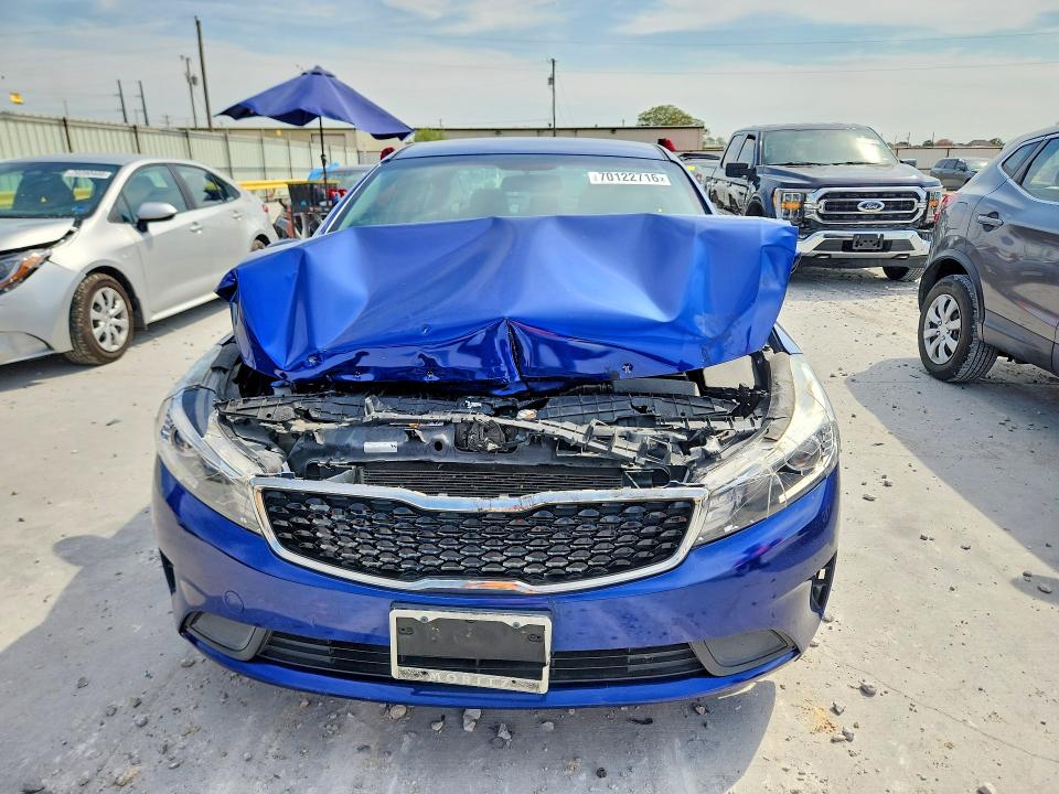 Снимка 5 от търг – 2017 KIA FORTE с VIN 3KPFL4A7XHE016617