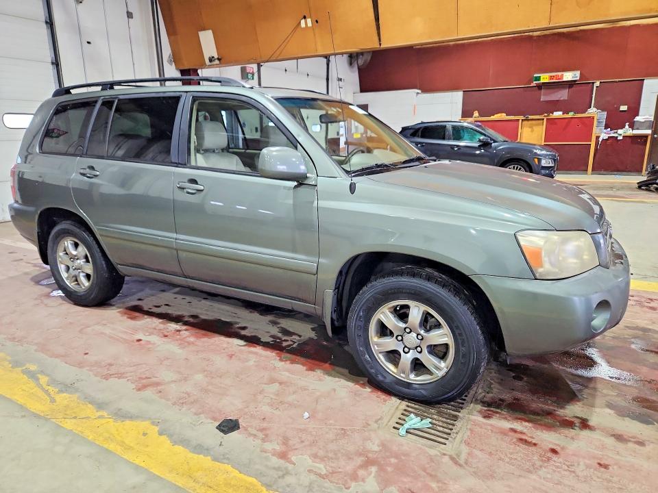 Снимка 4 от търг – 2004 TOYOTA HIGHLANDER с VIN JTEEP21A840011723