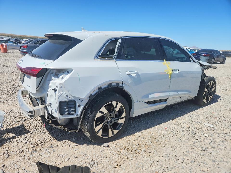 Foto 3 de la subasta – 2021 AUDI E-TRON con VIN WA1LABGE4MB011014