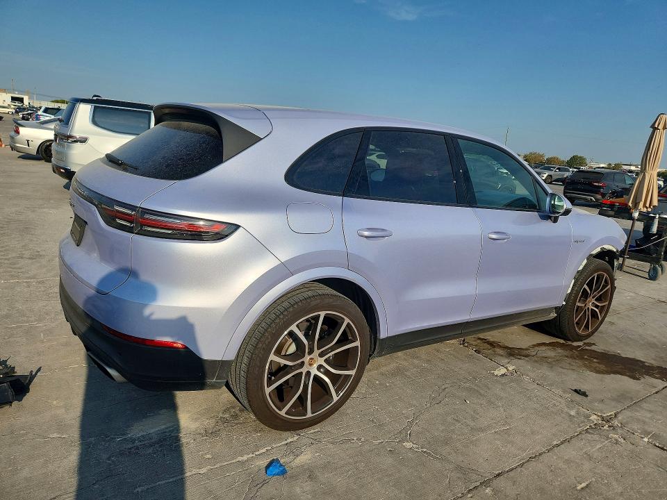 Photo 3 from auction – 2021 PORSCHE CAYENNE with VIN WP1AE2AY2MDA24254