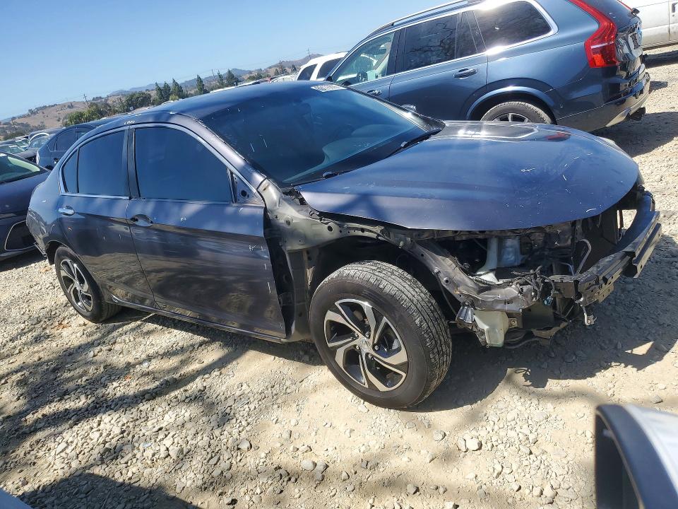Photo 4 from auction – 2017 HONDA ACCORD with VIN 1HGCR2F33HA163264